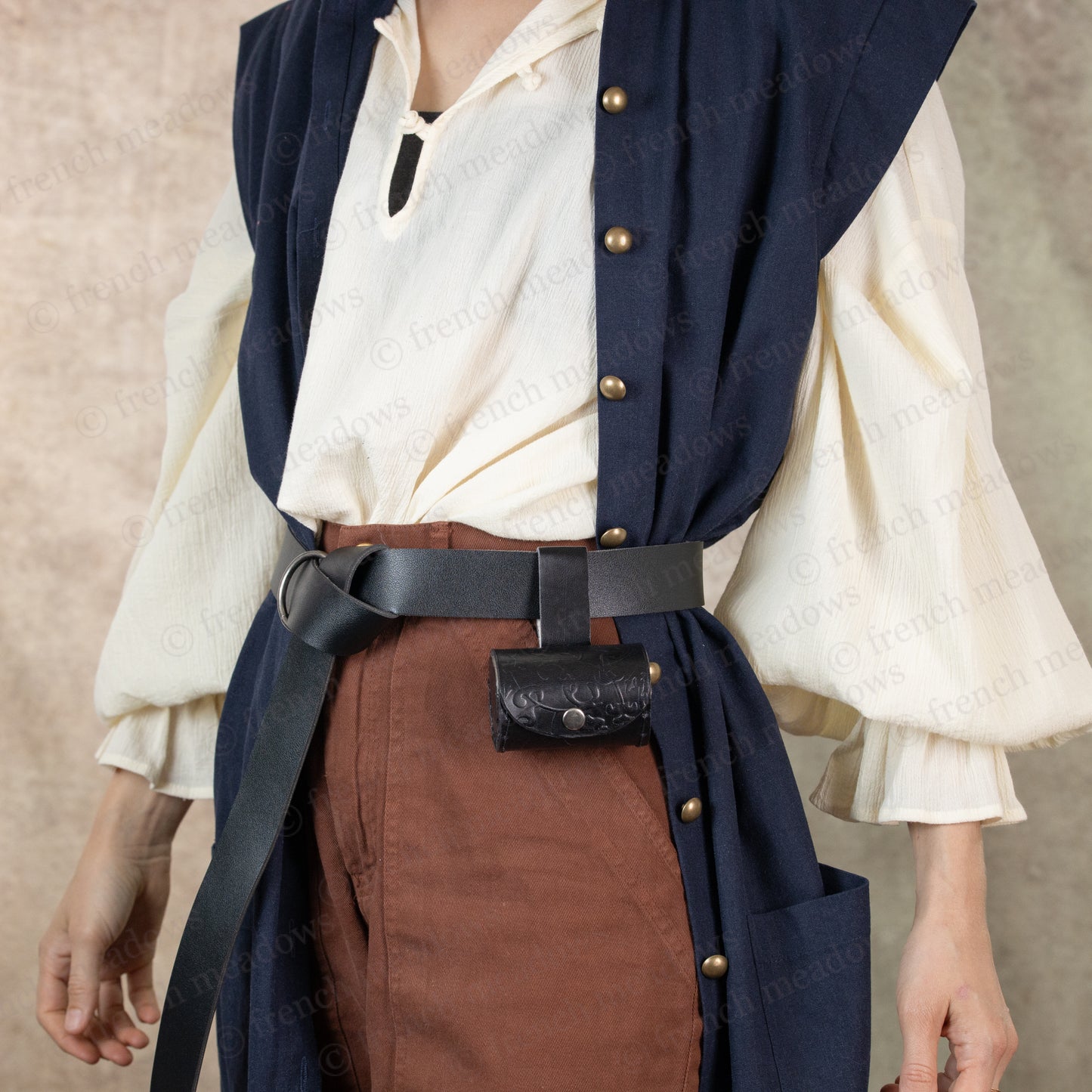 model wearing black pirate telescope pouch with matching black belt