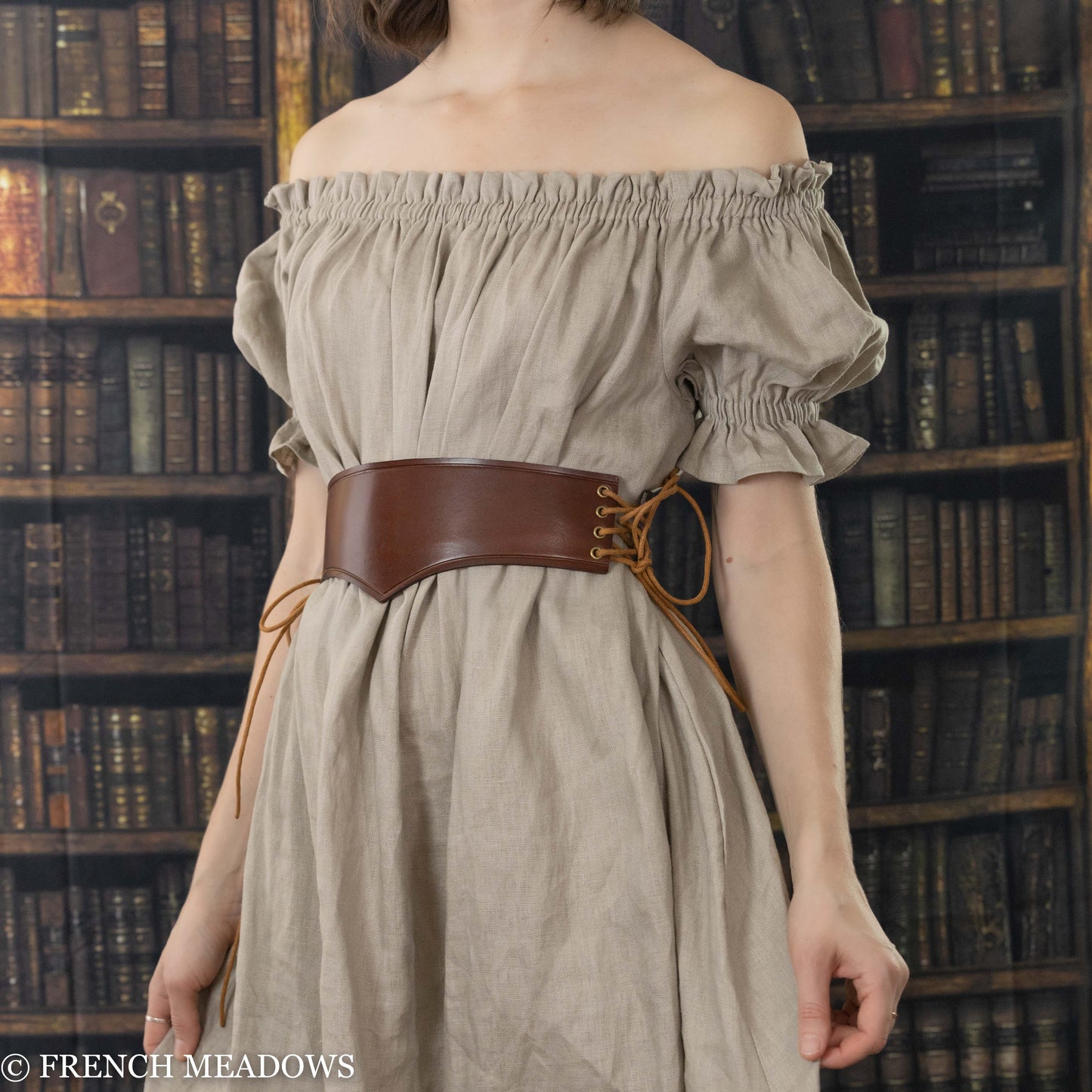 Medieval corset in leather, dark brown This leather belt is a nice
