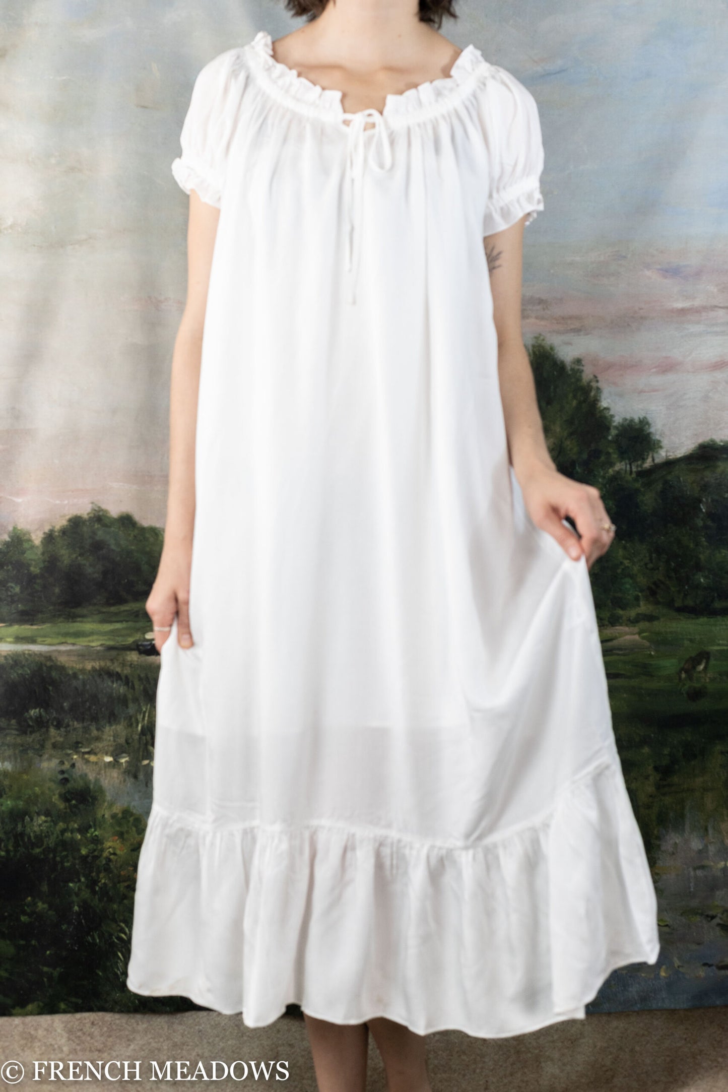 Fitted Renaissance Chemise With Basic Sleeves and a Drawstring 